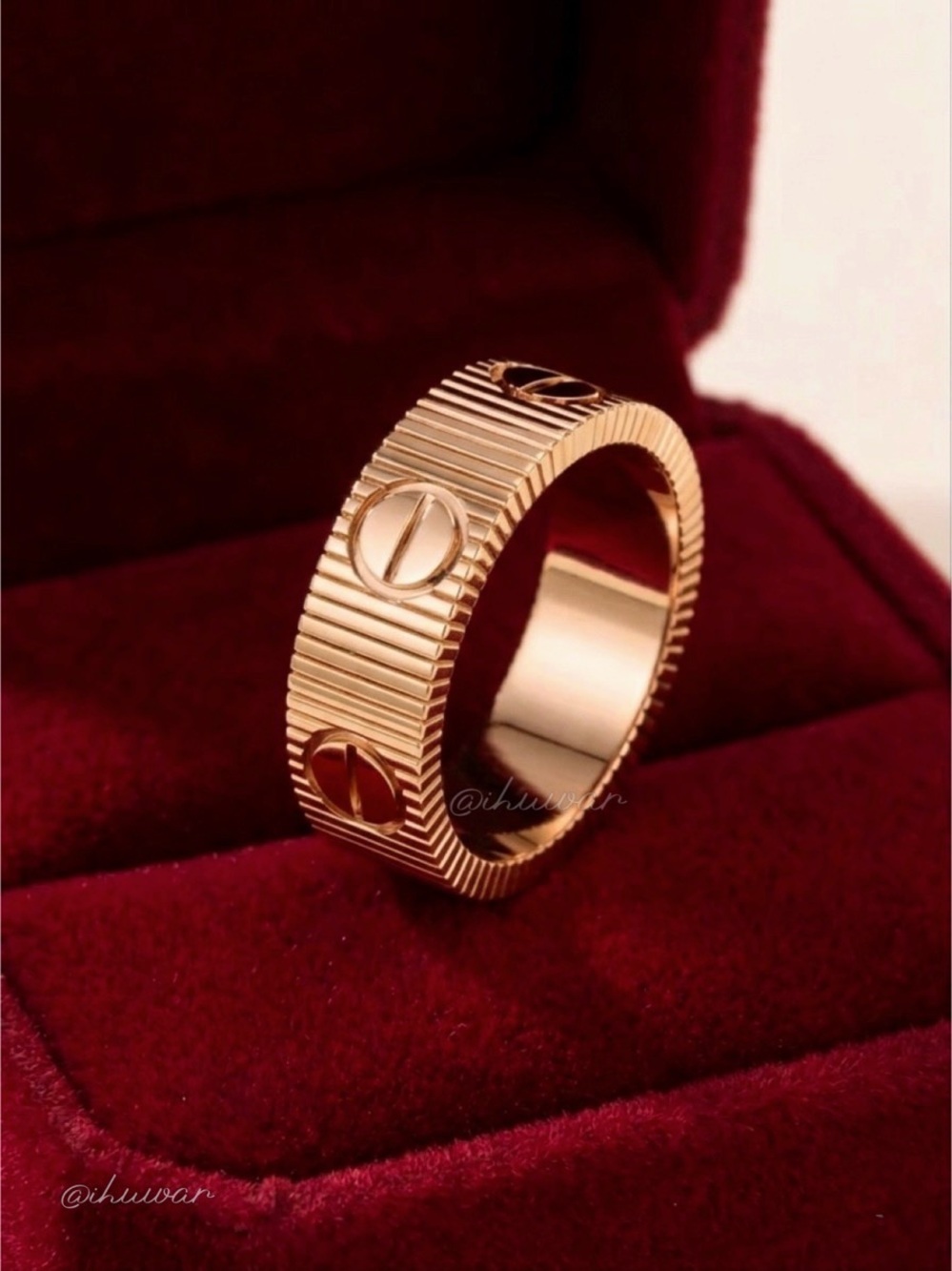 New Gold LOVE Ring Screw Motifs Ribbed Band Ring Size 9